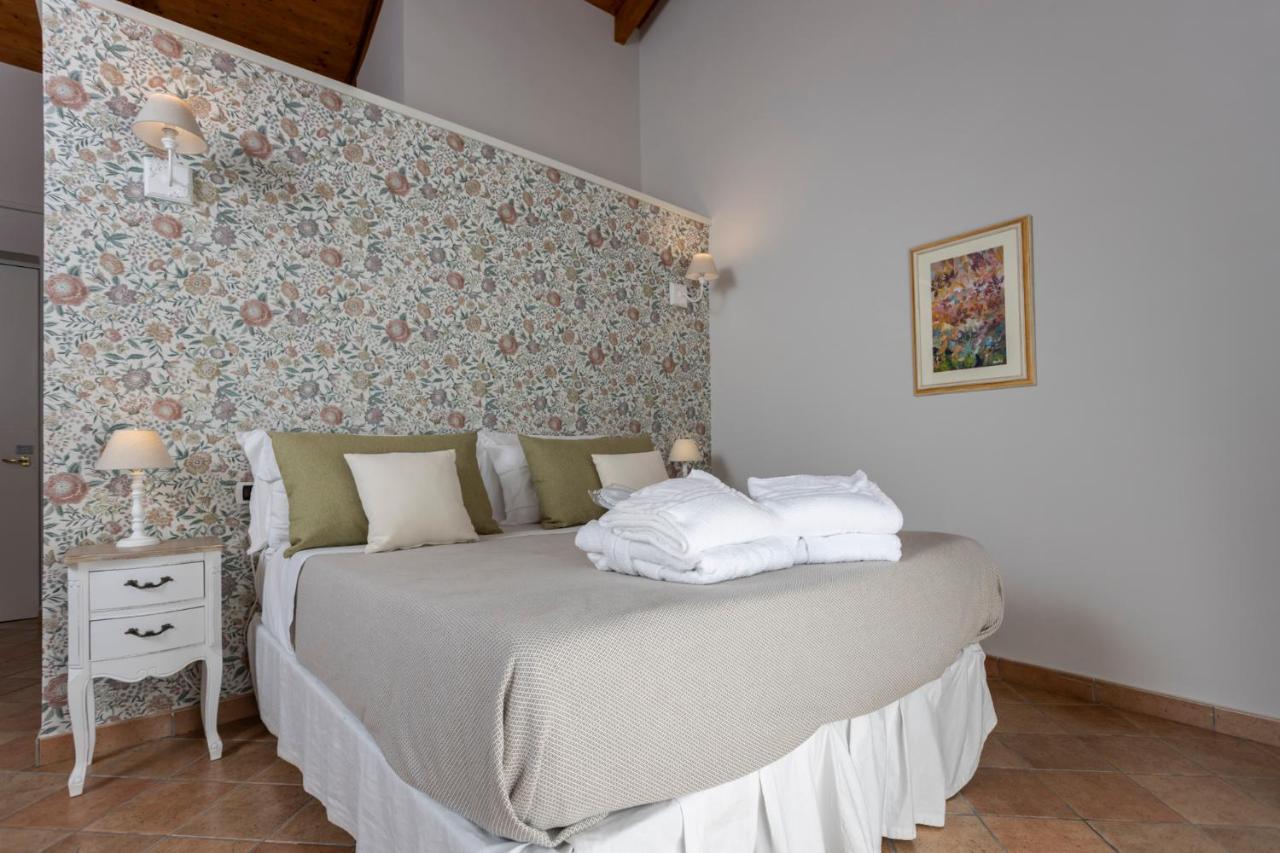 Relais Colle Buono Hotel Alvito Exterior photo